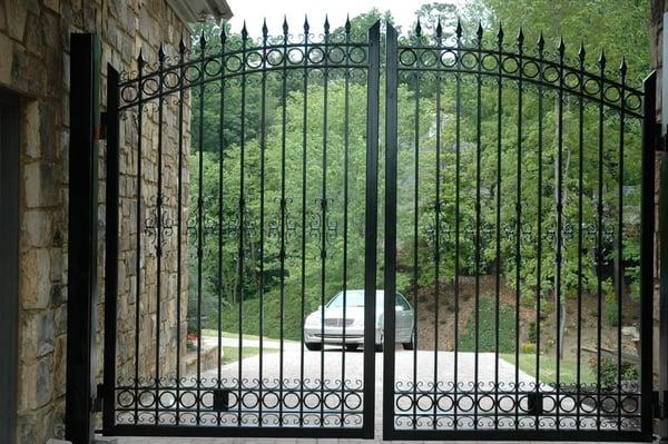 Custom gate