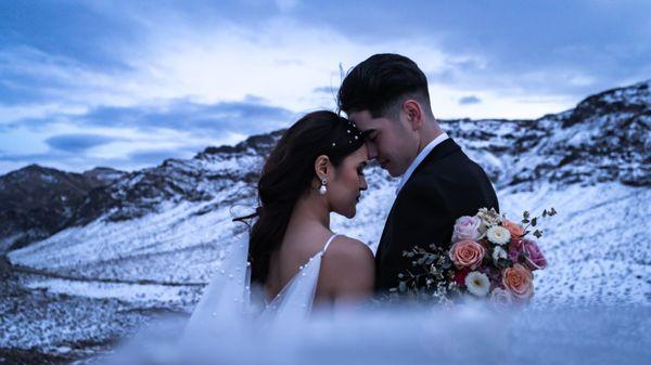 Snowy mountain elopement in Las Vegas