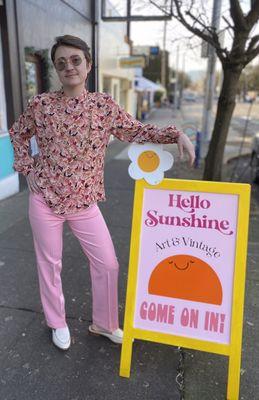 Hello Sunshine Art & Vintage