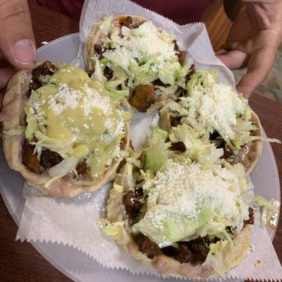 Sopes de al pastor