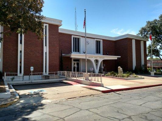 Madison County Courthouse in Madisonville