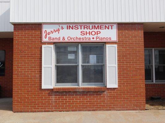 Jerry's Instrument Shop, 111 E. Walnut Street, Suite D, Columbia, MO