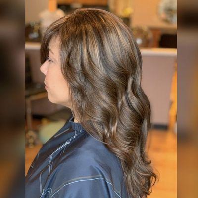 Brunette hair color and beach wave style