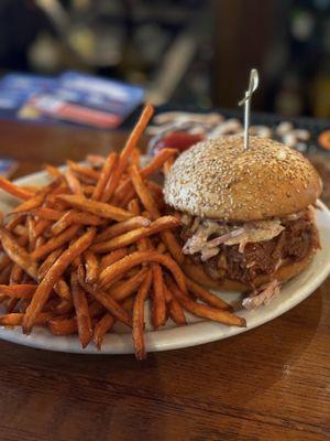 Pulled pork sandwich