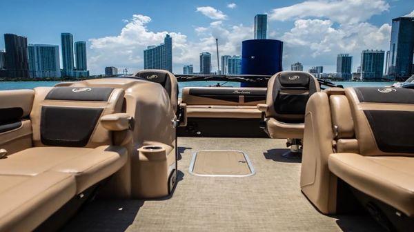 Detailed Barletta Pontoon