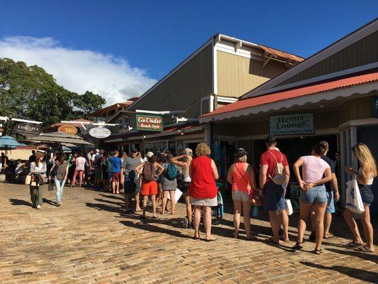 Excellent street visibility and traffic flow at The Marketplace at Lahaina. Inquire today!