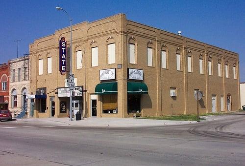 the Auburn Ne state theater from Couthouse ave