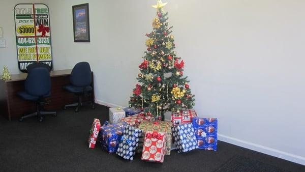 Title Tree of Loganville 12 Days of Christmas Giveaway!!