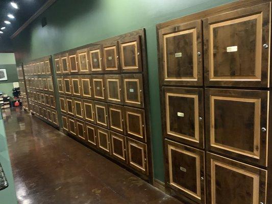 Cigar lockers