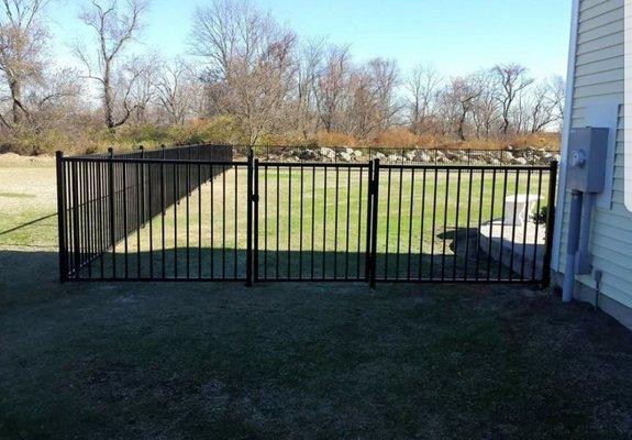 Aluminum fence