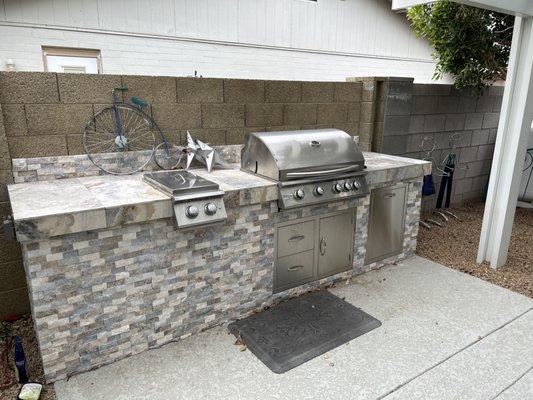 Love my outdoor kitchen!!