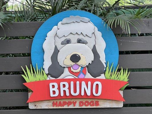 Bruno Happy Dogs