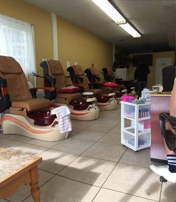 Mani-pedi foot spa chairs