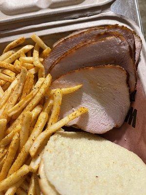 Turkey sandwich with fries