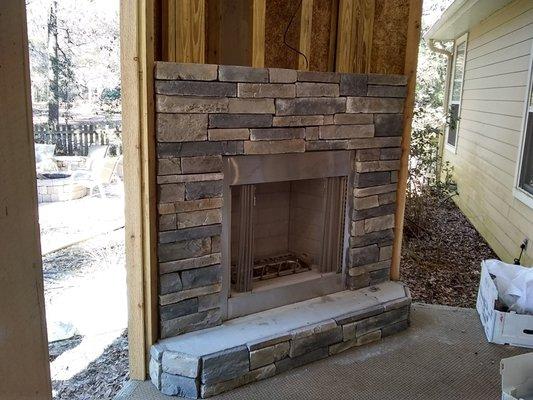 Outdoor fireplace