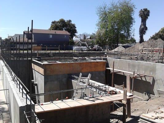 #sandblasting rebar in community #pool in #watts #california #alliedsandblasting