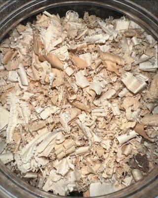 Livestock bedding available, bulk or bagged! We have Shavings, Sawdust, paddock chips and more!