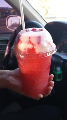 Raspado De Fresa con Lechera