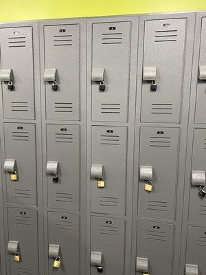 Large-ish lockers that can accommodate a backpack that isn't completely stuffed