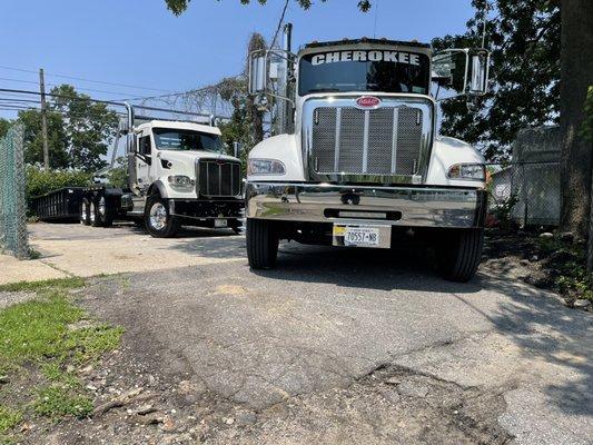 Cherokee trucks