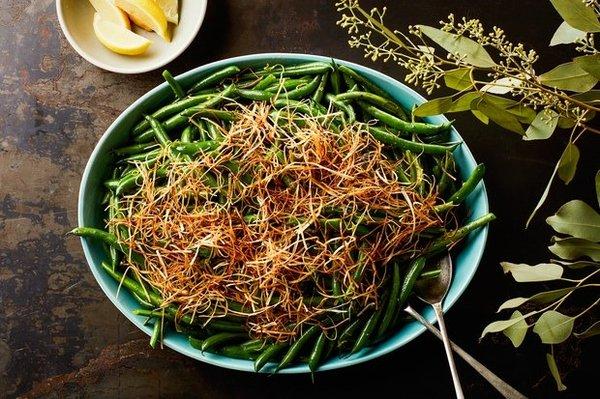 Lemony Green Beans with Frizzled Leeks