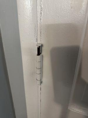 broken door hinge