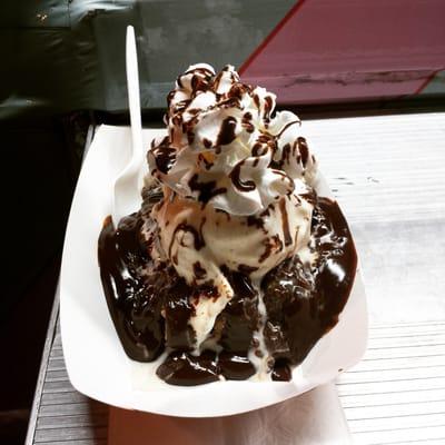 Delicious Hot Fudge Buckeye Brownie Sundae!