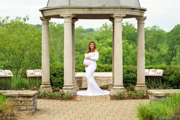 Maternity Photographer with Maternity Gowns Closet