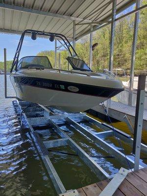 TN Boat Lifts & Docks