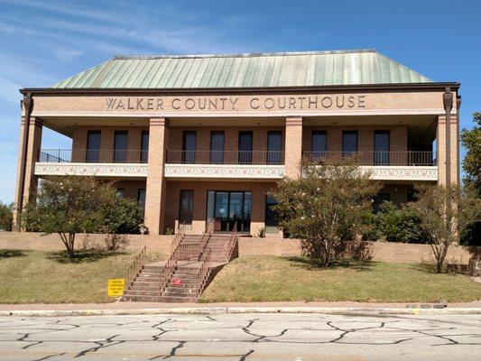 Walker County Courthouse in Huntsville