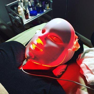 Best Facial Anti Aging LED therapy