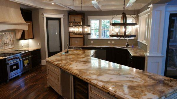 NeuValato granite with double ogee edge