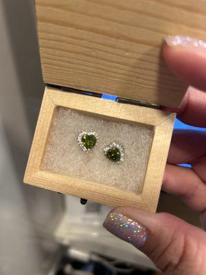 My super cute peridot earrings from Beachcomber