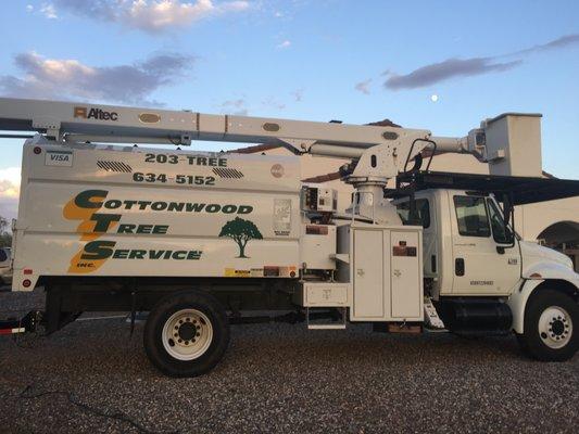 80' Reach Altec Bucket Truck