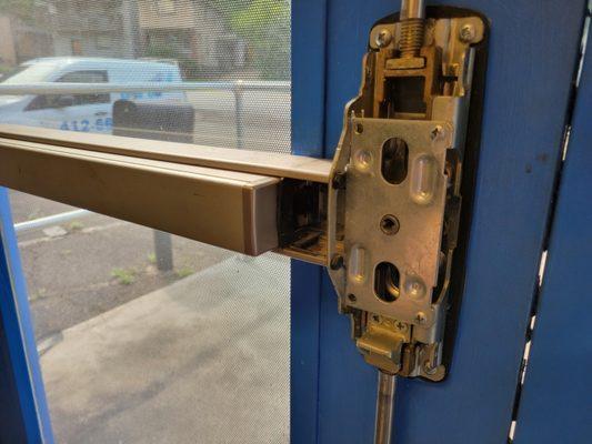 Learn more: https://bars-locksmith.com/commercial-door-locks/