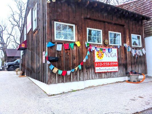 Barefoot Yoga -- storefront