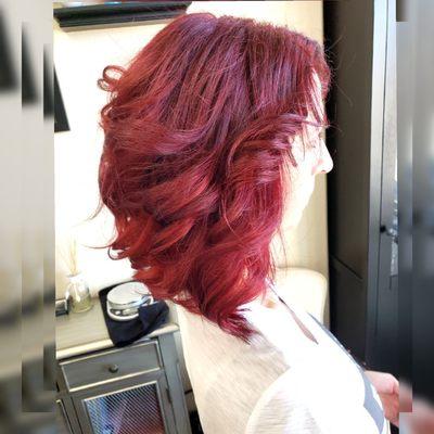 Fashion color .
.
.

Requires bleaching and Fashion color deposit and treatment. To keep the vibrant color home care is a must