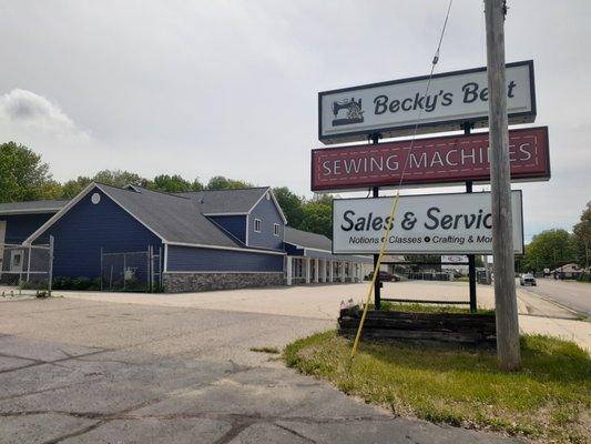 Becky's Best sewing Machines on M55 in Houghton Lake