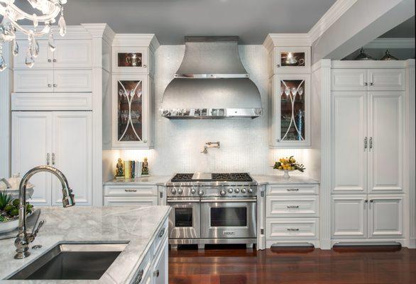 Kitchen, wood flooring, marble counter tops, ceiling details, Custom Cabinetry