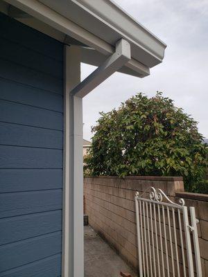 6 inch k-style gutter with  a 2x3 smooth downspout.