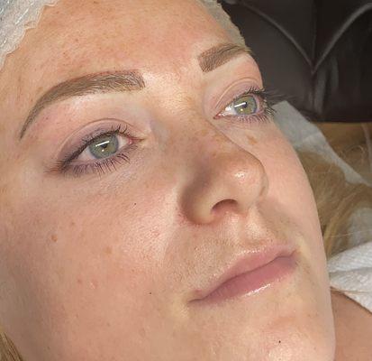 Combo brows Microblading and Shading