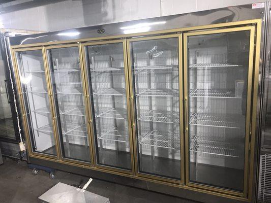 Reach in cooler for Deli store