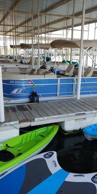 Beautiful pontoons!  Clean and ready for your day of fun.