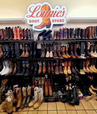 Lots of boots to select from!