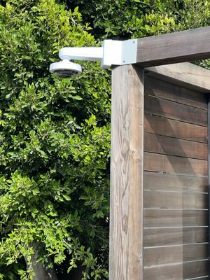 Axis 4-sensor outdoor camera protects the entire area with 1 camera