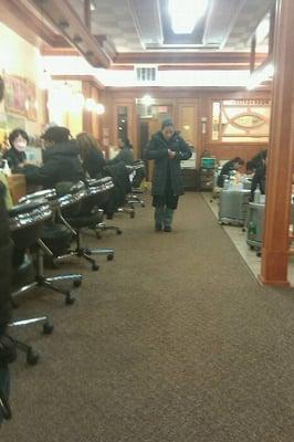 It's a nice size salon, it was clean