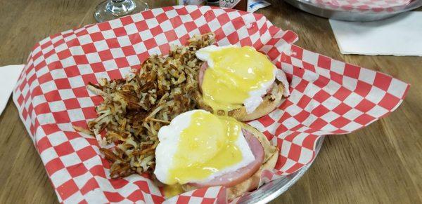 Eggs Benedict and hash browns