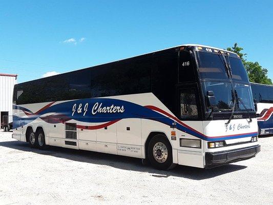 56 Pass Prevost Luxuryliner