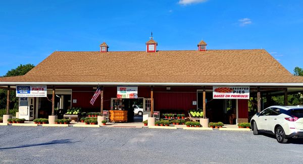 Maugeri's Farm Market -- storefront