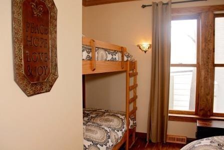 Bonus twin bunks in the queen bedroom of the 1st floor for your kids!